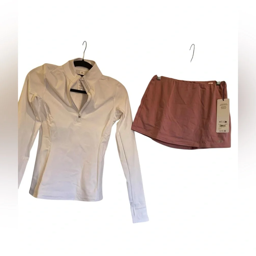 NWT Alo Yoga pullover and skirt set PINK/WHITE Size XS